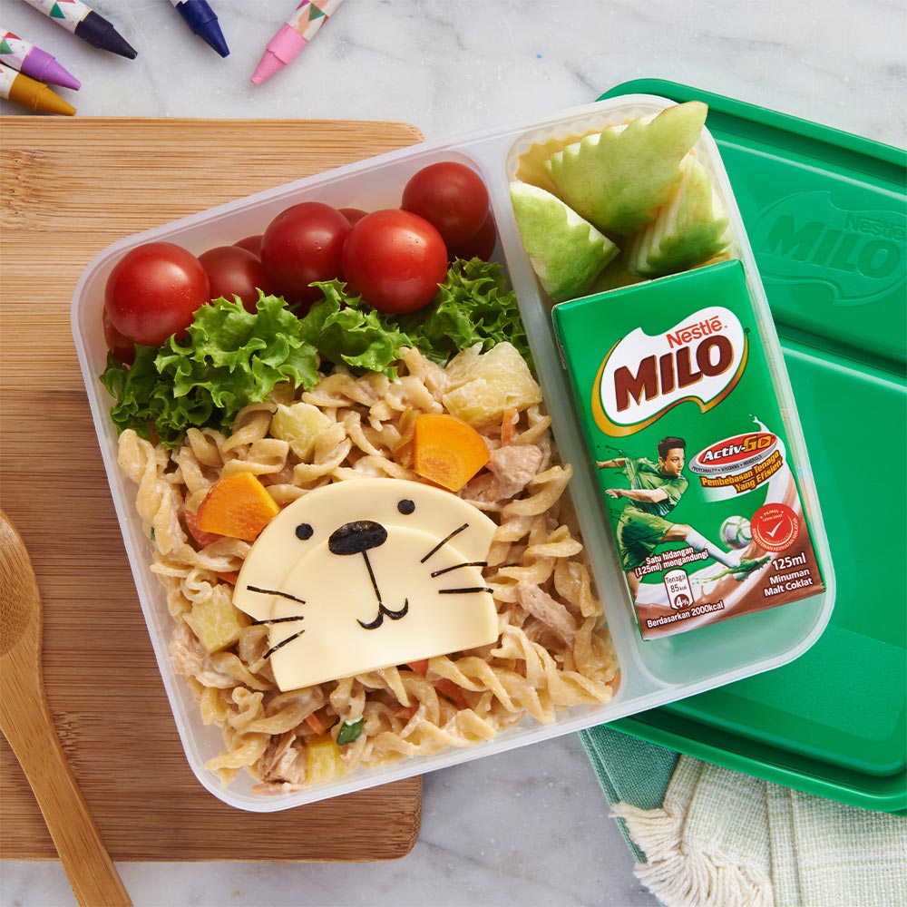 Hawaiian Pasta Salad Bento Box